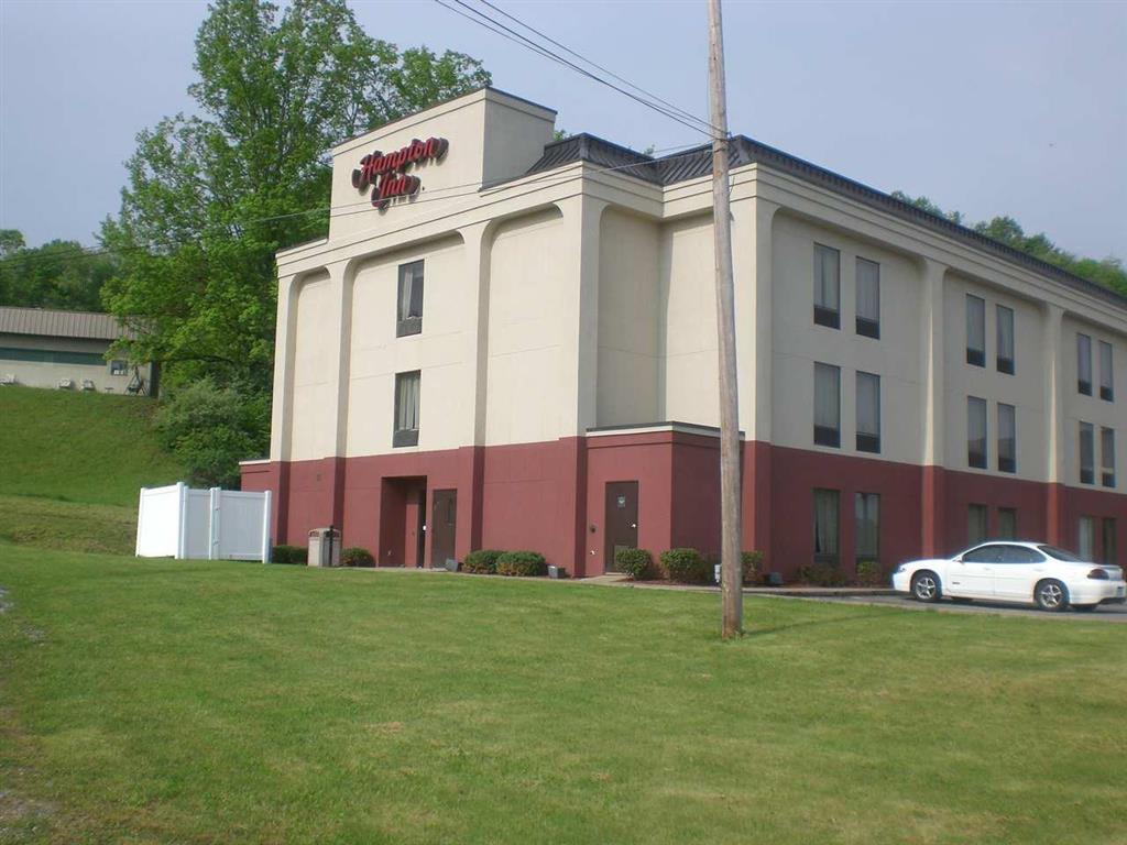 Wingate By Wyndham Buckhannon Hotel Exterior photo